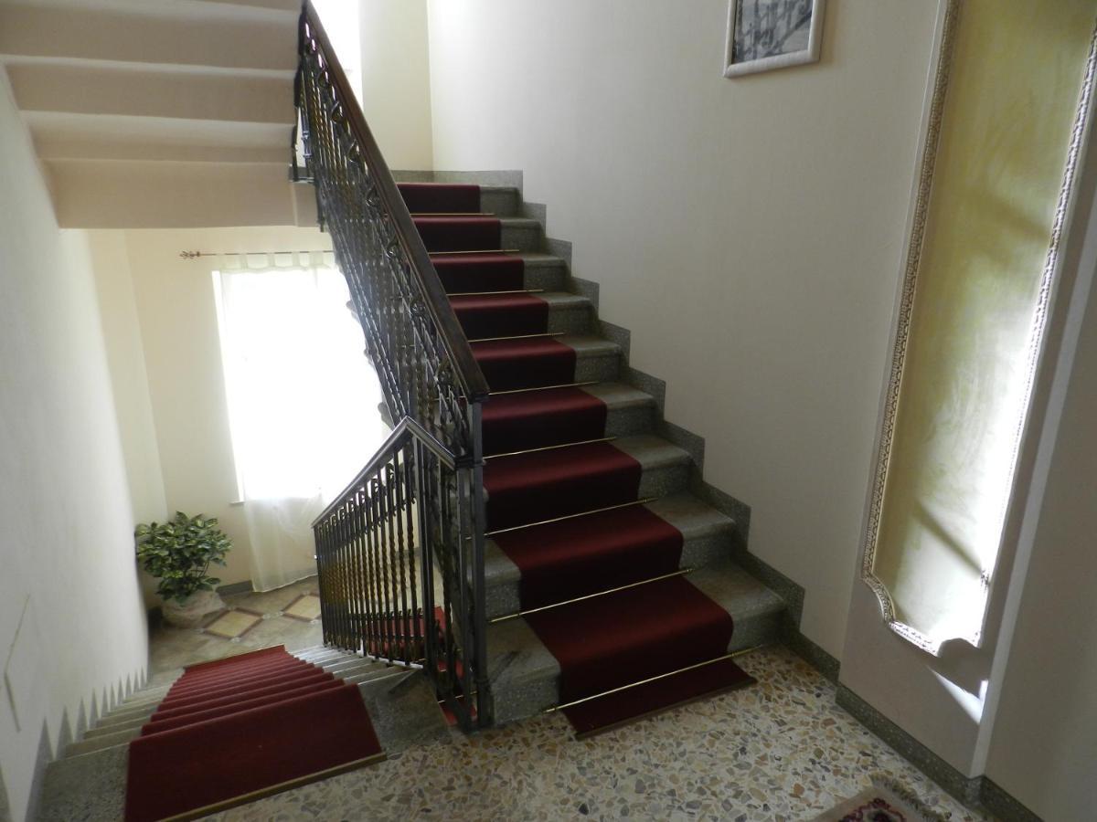 Residenza Villa Maria Roncola ภายนอก รูปภาพ