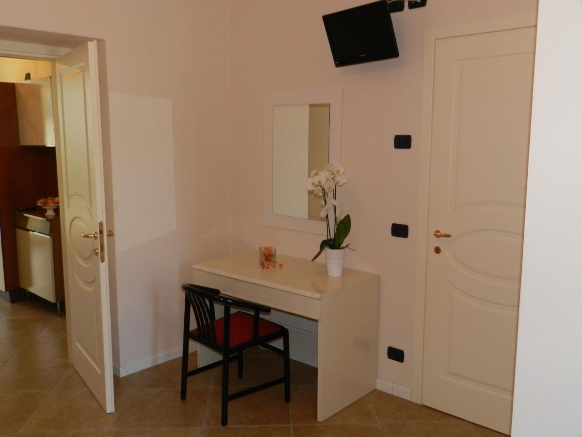 Residenza Villa Maria Roncola ภายนอก รูปภาพ