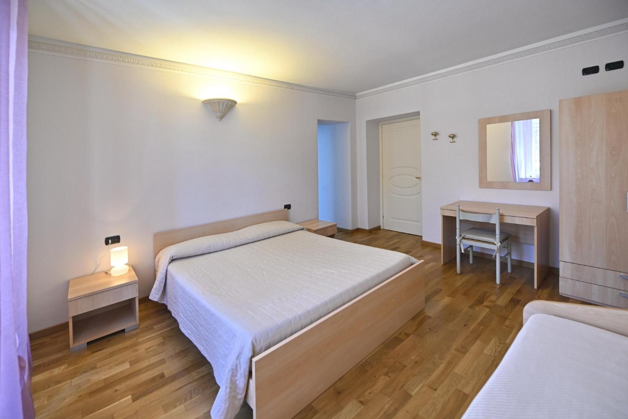 Residenza Villa Maria Roncola ภายนอก รูปภาพ