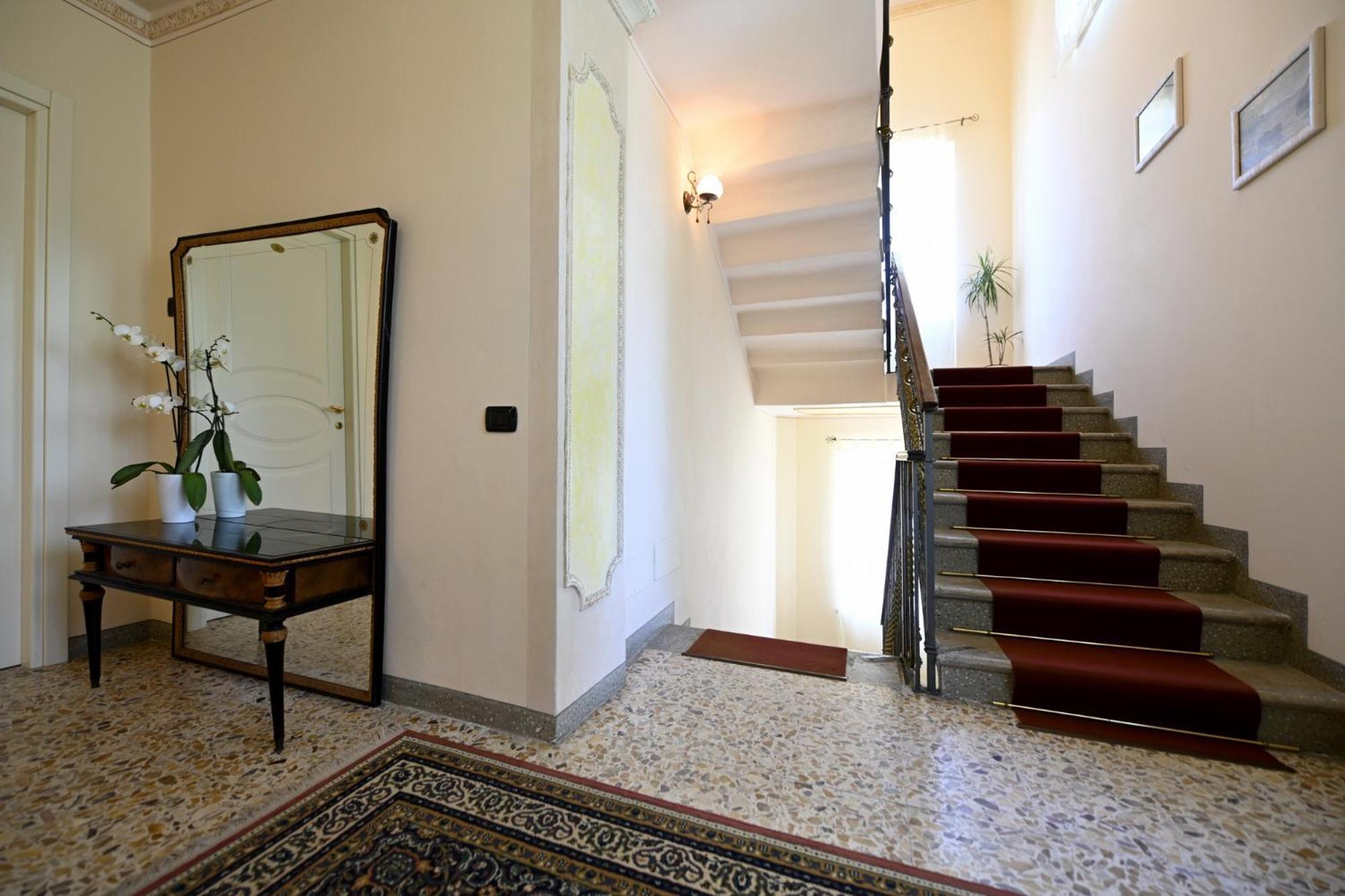 Residenza Villa Maria Roncola ภายนอก รูปภาพ