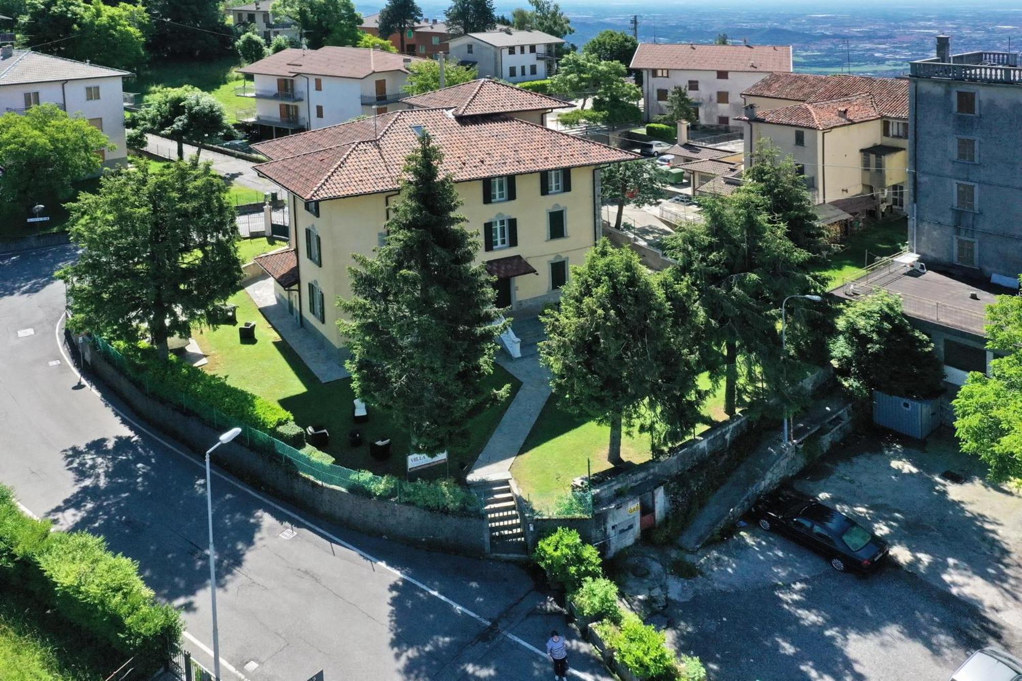 Residenza Villa Maria Roncola ภายนอก รูปภาพ